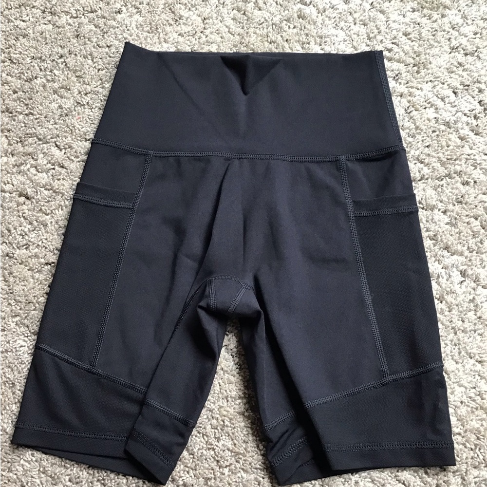Aerie High-Waist Black Women’s Performance Bike Shorts size small